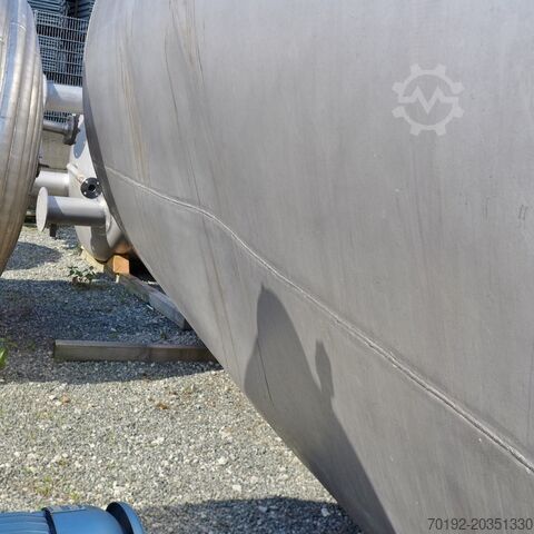 Poziomy zbiornik magazynowy 30 000 litrów z V2A z 2 podporami typu siodło.  9084