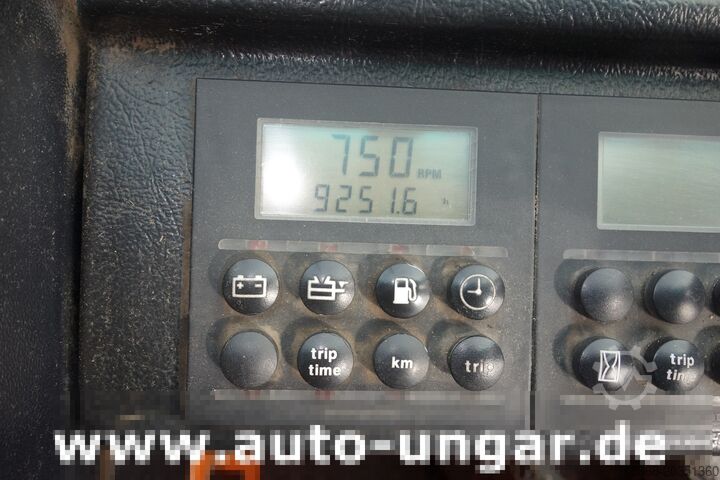 Veegmachine Aebi MFH 5000 Kehrmaschine Baujahr 2004 4-Rad