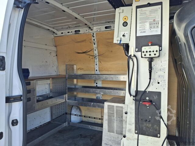Vrachtwagenhoogwerker RENAULT MASTER F3500 2.3 DCI 145 - NACELLE KLUBB