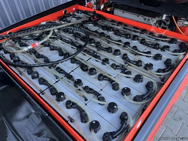 Elektrische vorkheftruck met 4 wielen Linde E25L-02