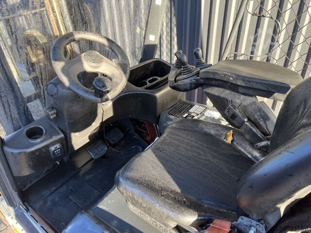 Elektryczny wózek widłowy 3 kołowy Linde E16-01