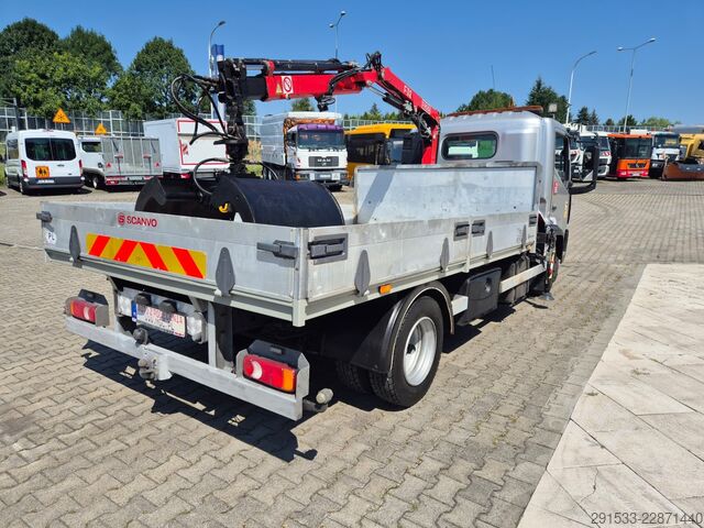 Ciężarówka z płaską platformą Renault D 7.5 - HIAB FASSI F32