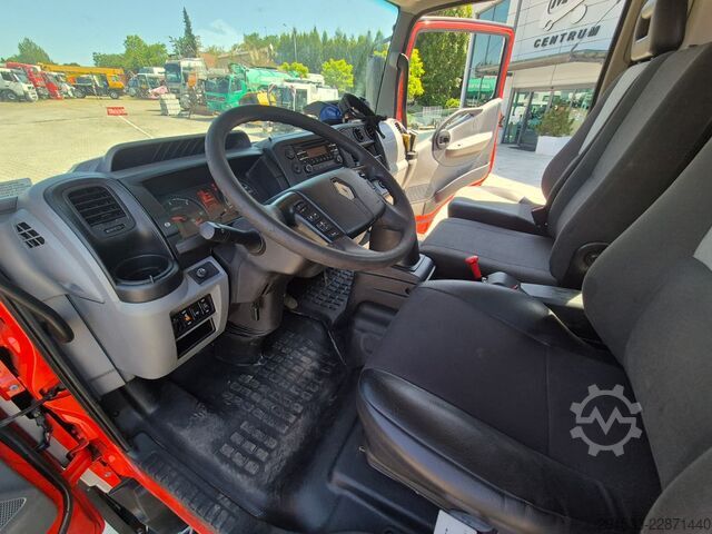 Ciężarówka z płaską platformą Renault D 7.5 - HIAB FASSI F32