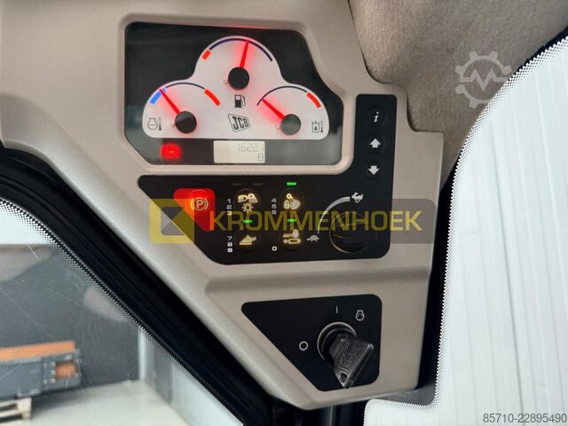 încărcător pe șenile JCB 3TS-8T Teleskid