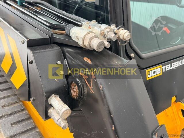 încărcător pe șenile JCB 3TS-8T Teleskid