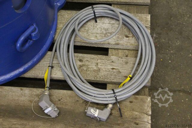 Hydraulic motor 240 bar Viereck 1302027STB1-0