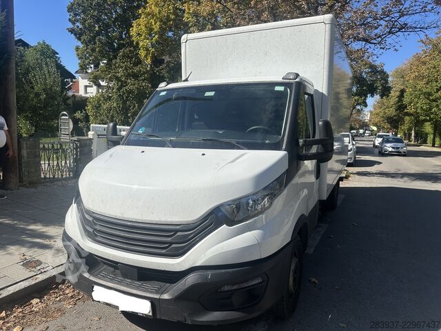 Transporter mit Koffer Iveco Daily 35S14