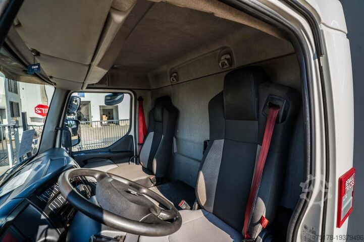 Kuffert RENAULT D WIDE 250 (16T)DXI +DHOLLANDIA