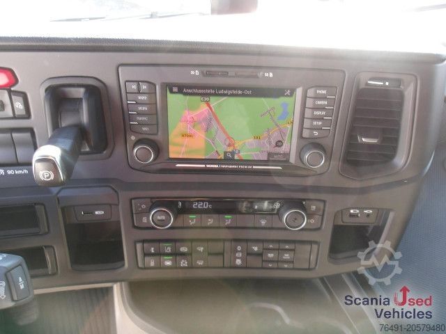 Farligt gods lastbil Scania R 460 A4x2NA / Schubbodenhydraulik