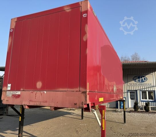 Cambio de carrocería por carrocería de caja Krone 7,45m Wechselkoffer mit Türen