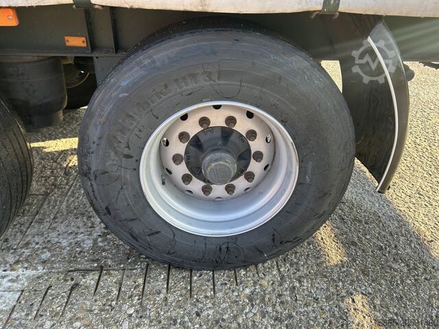 Presenninger, der kan skubbes Burg BPO 12-27 / Curtianside Trailer / BPW Drum / NL...