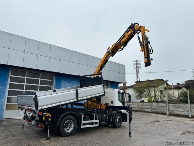 Trevejs tipvogn med kran Iveco Eurocargo 180-280