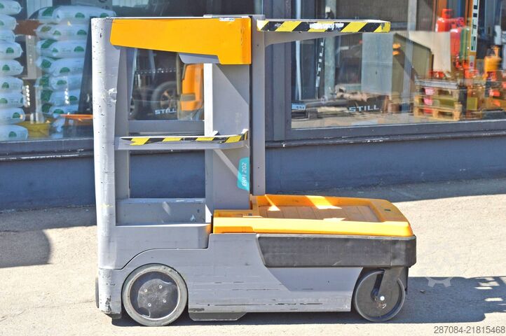 Carrello commissionatore ad alto livello Jungheinrich EKM 202