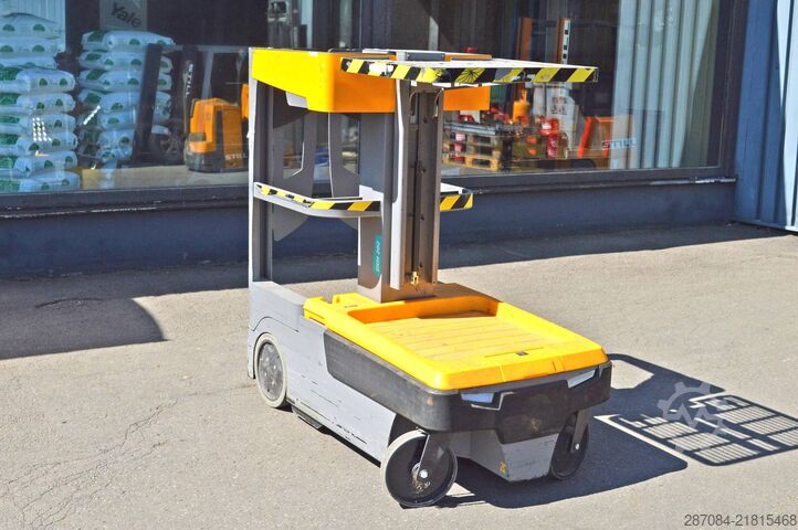 Carrello commissionatore ad alto livello Jungheinrich EKM 202