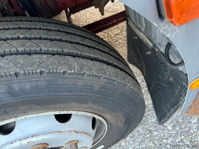 Billenőplatós teherautó Iveco Eurocargo 120 E 15 ribaltabile + gru