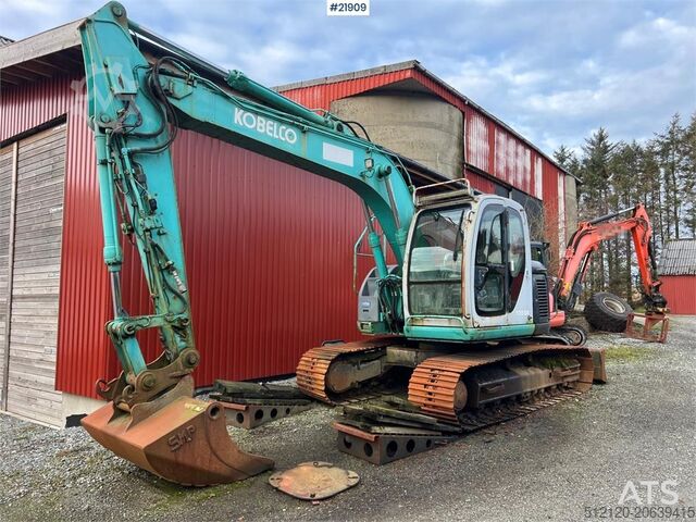 Gravemaskine med larvebånd Kobelco sk135SRLC w/ sanding bucket and digging bucket