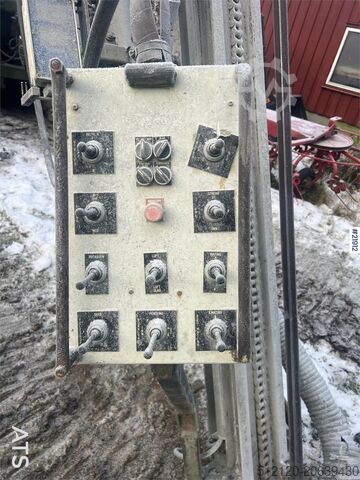 Jordboremaskine Nemek 503 TXI drilling rig w/ low hours for age