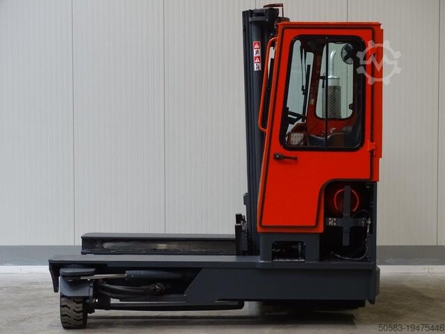 Cargador lateral de cuatro vías Combilift C5000L - TRIPLEX
