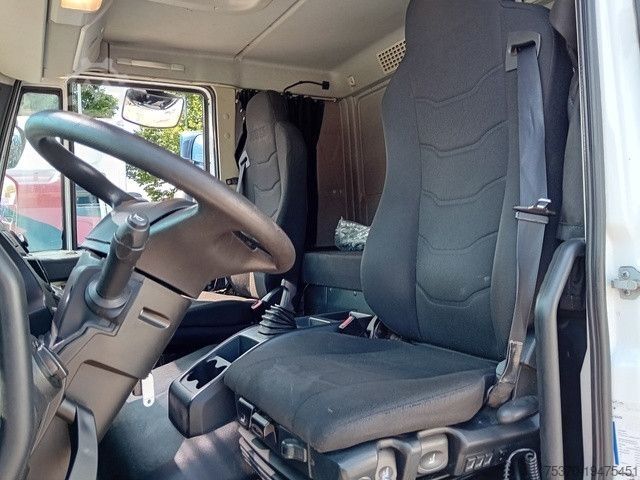 Samochód ciężarowy typu furgon IVECO EUROCARGO 120E21 BOX+SPONDA