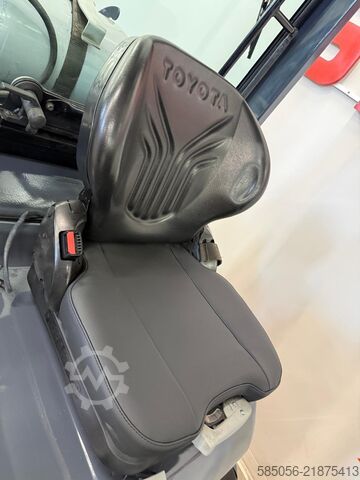 Gaffeltruck Toyota 11153 - 02-8FGF20