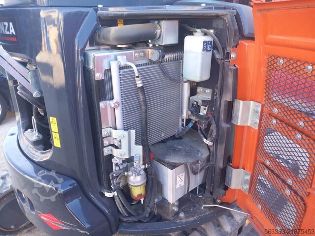 Minigrävare Hitachi ZX33U-6