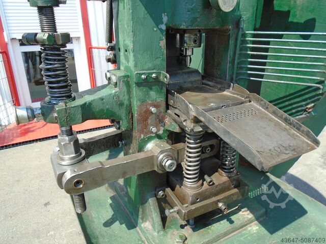 Excentrische pers EXCENTRIC PRESS, PUNCHER MACHINE