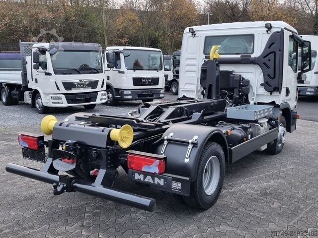 Camion scarrabile Telehoist man TGL 8.220 BL City Abollkipper 6t Powermatic AHK2