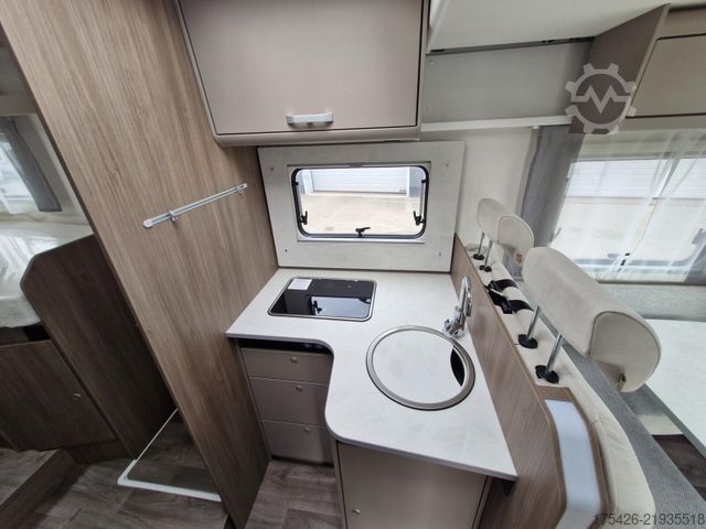 Polointegrovaný obytný vůz CARADO T 447 +pro+ Paket*TV Paket*Hubbett*