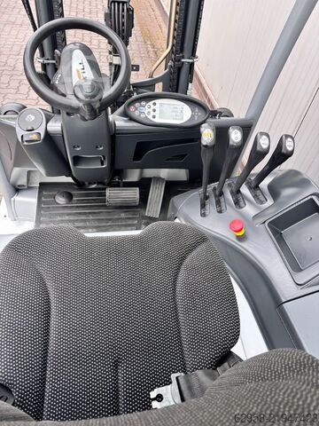 Elektrische vorkheftruck met 4 wielen Still RX60-25L/600