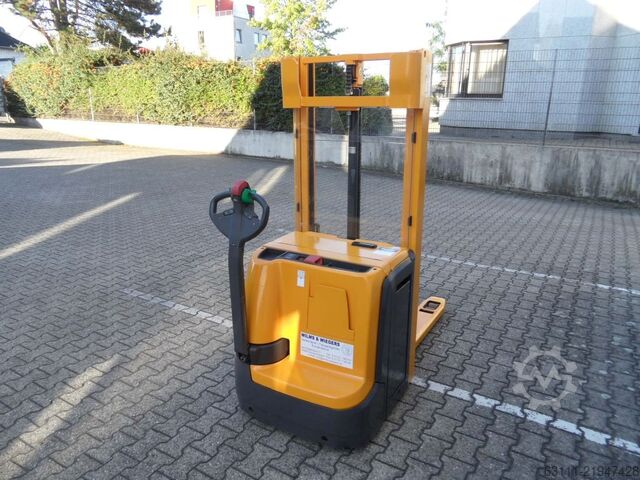 Handmatige stapelaar Jungheinrich EJC 212z - neue Batterie - Initialhub (Basishub)