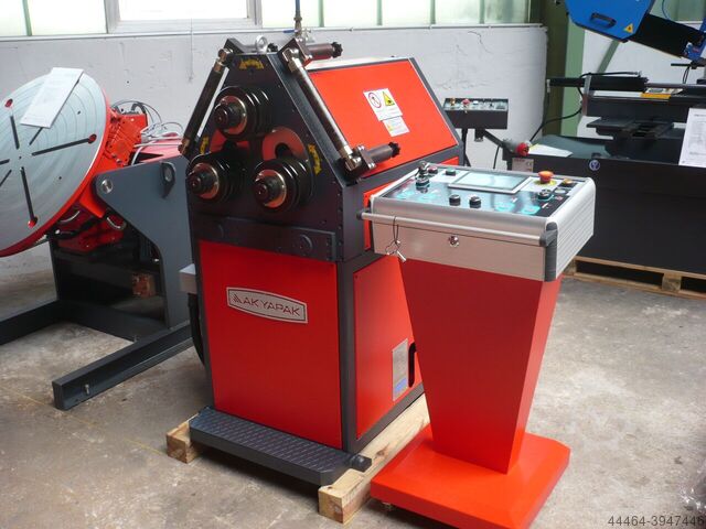 Ohýbací stroj na kruhové profily AKYAPAK APK 50