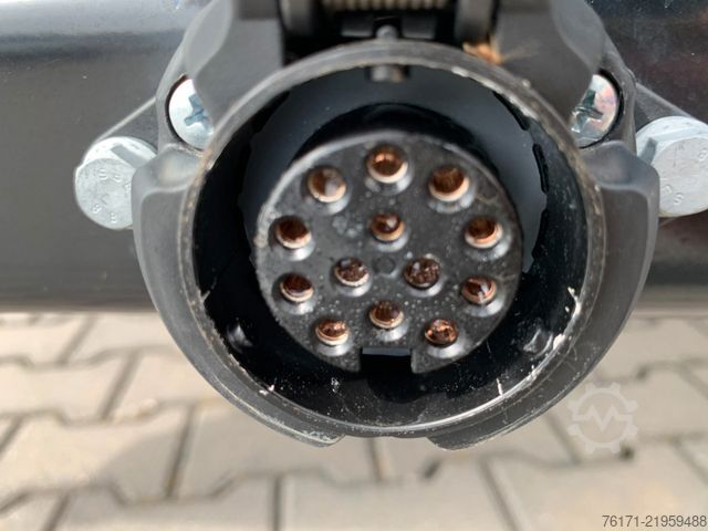 Furgone chiuso IVECO Daily 35S14H EA8 KOFFER LBW AUT KLIMA AHK 3,5t