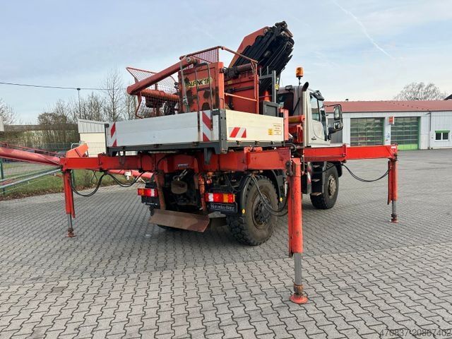Platós teherautó UNIMOG U 500 / Palfinger PK 23000 / Personenkorb/ Winde