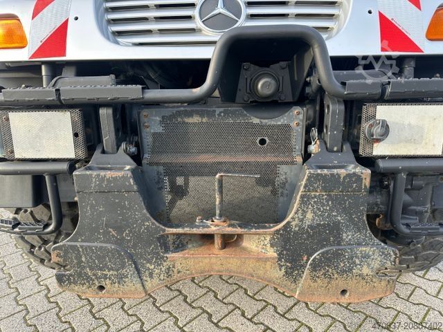 Platós teherautó UNIMOG U 500 / Palfinger PK 23000 / Personenkorb/ Winde
