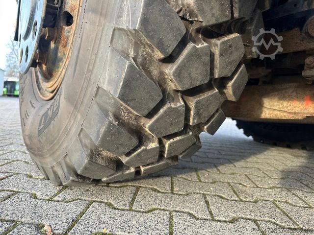 Platós teherautó UNIMOG U 500 / Palfinger PK 23000 / Personenkorb/ Winde