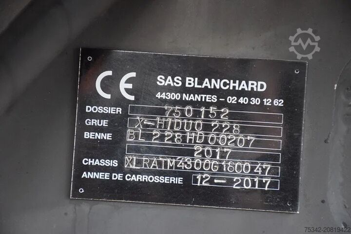 Camión grúa DAF CF 530