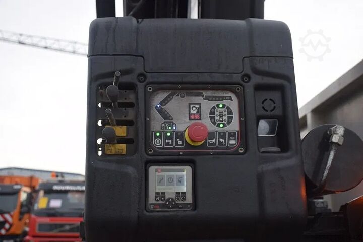 Camión grúa DAF CF 530