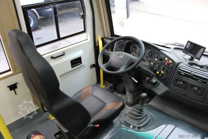 Långfärdsbuss Mercedes-Benz Atego 1725 4x4 Passenger Bus