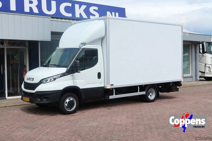 Iveco 50C18 C1-körkort. Lastkapacitet 2 184 kg. Hi-Matic växellåda + bakgavellyft 1 000 kg. Iveco 50C18 C1 Rijbewijs. Laadvermogen 2184 KG. Hi-Ma...