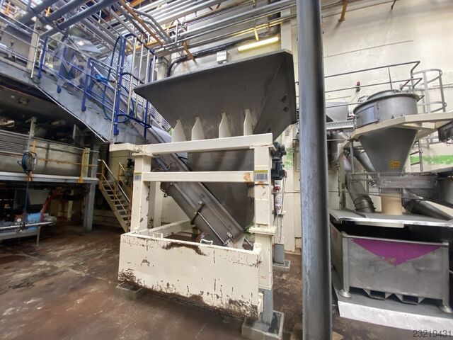 Buncăr de depozitare a produselor + transportor cu șnec abrupt Heckmann Product aanvoerbunker + Opvoervijzel