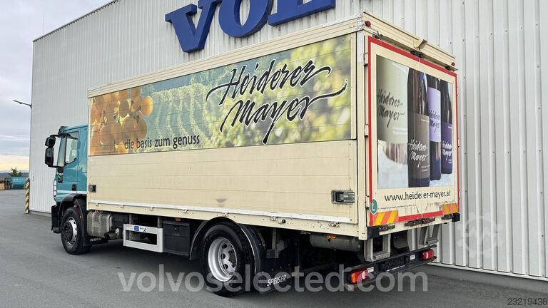 Iveco EuroCargo 180E32 4x2r, 18 t, cu suprastructură pentru transportul băuturilor, marca Speiser. Iveco EuroCargo