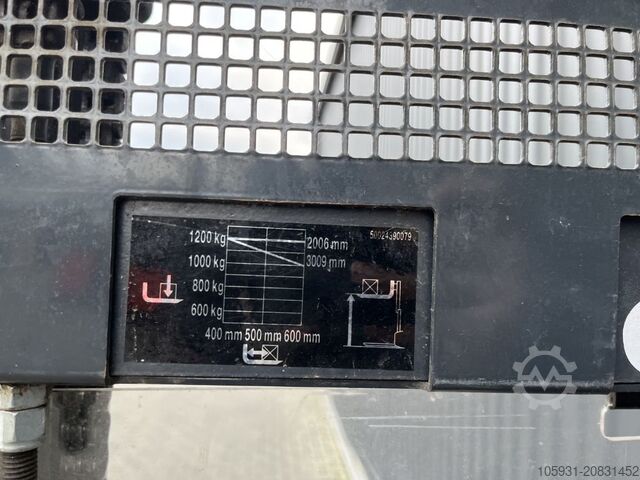 Pedestrian Stacker Linde L12