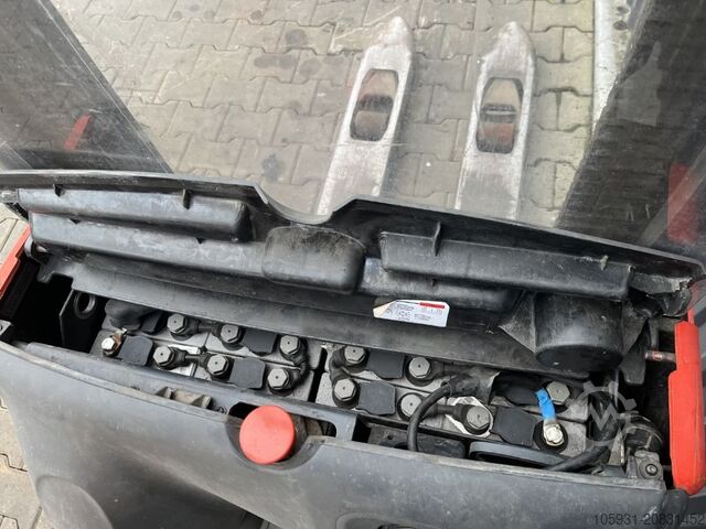 Pedestrian Stacker Linde L12