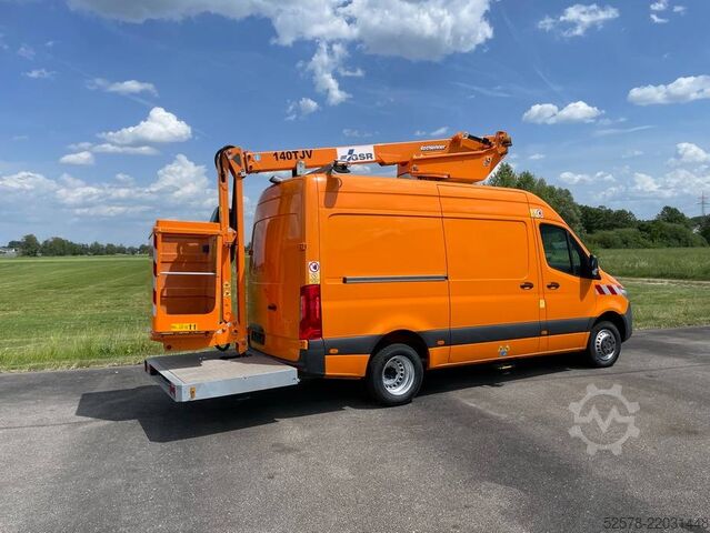 Platformă de lucru montată pe camion GSR e 140 tjv
