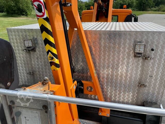 Platformă de lucru montată pe camion GSR E180TJ