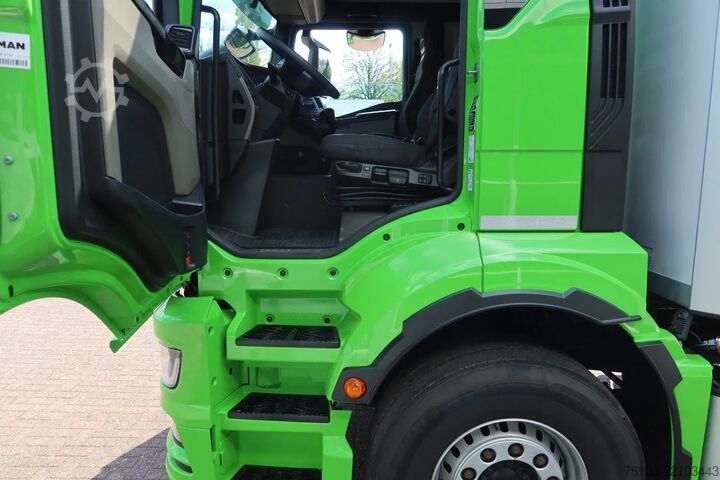 Μεταφορά σε ψύξη/κατάψυξη MAN TGS 26 26.330 6x2 Koel/Vries+Dhollandia 2500 kg