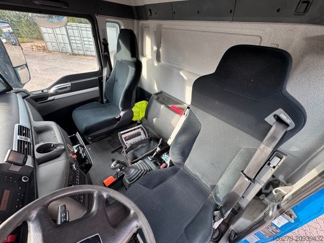 Vrachtauto met open laadbak MAN TGS 26.360/6x2, Atlas 170.2, Lenka.