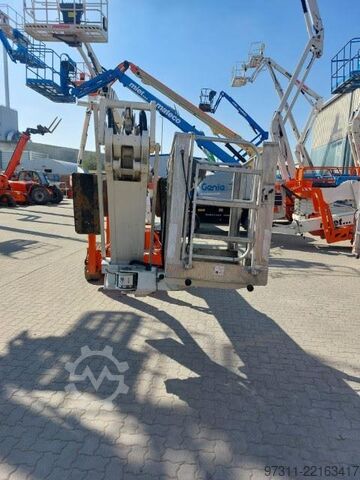 Plate-forme de levage Teupen LEO 30 T