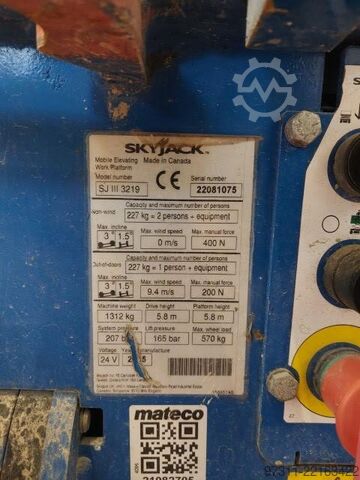 Pont élévateur à ciseaux SkyJack SJIII 3219