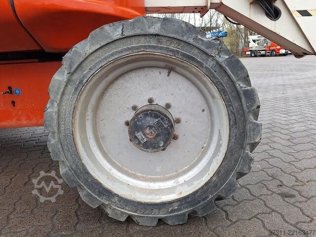 Plate-forme de travail télescopique articulée JLG 600AJ